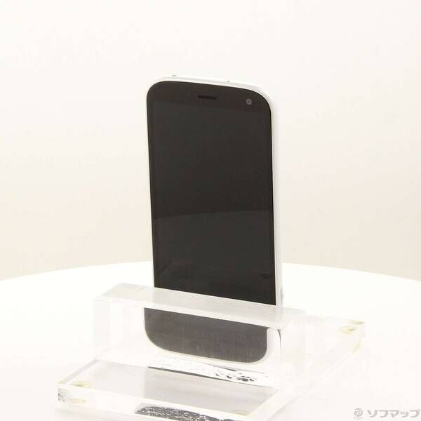 中古品〕 らくらくスマートフォン 64GB ホワイト F-52B docomo SIM