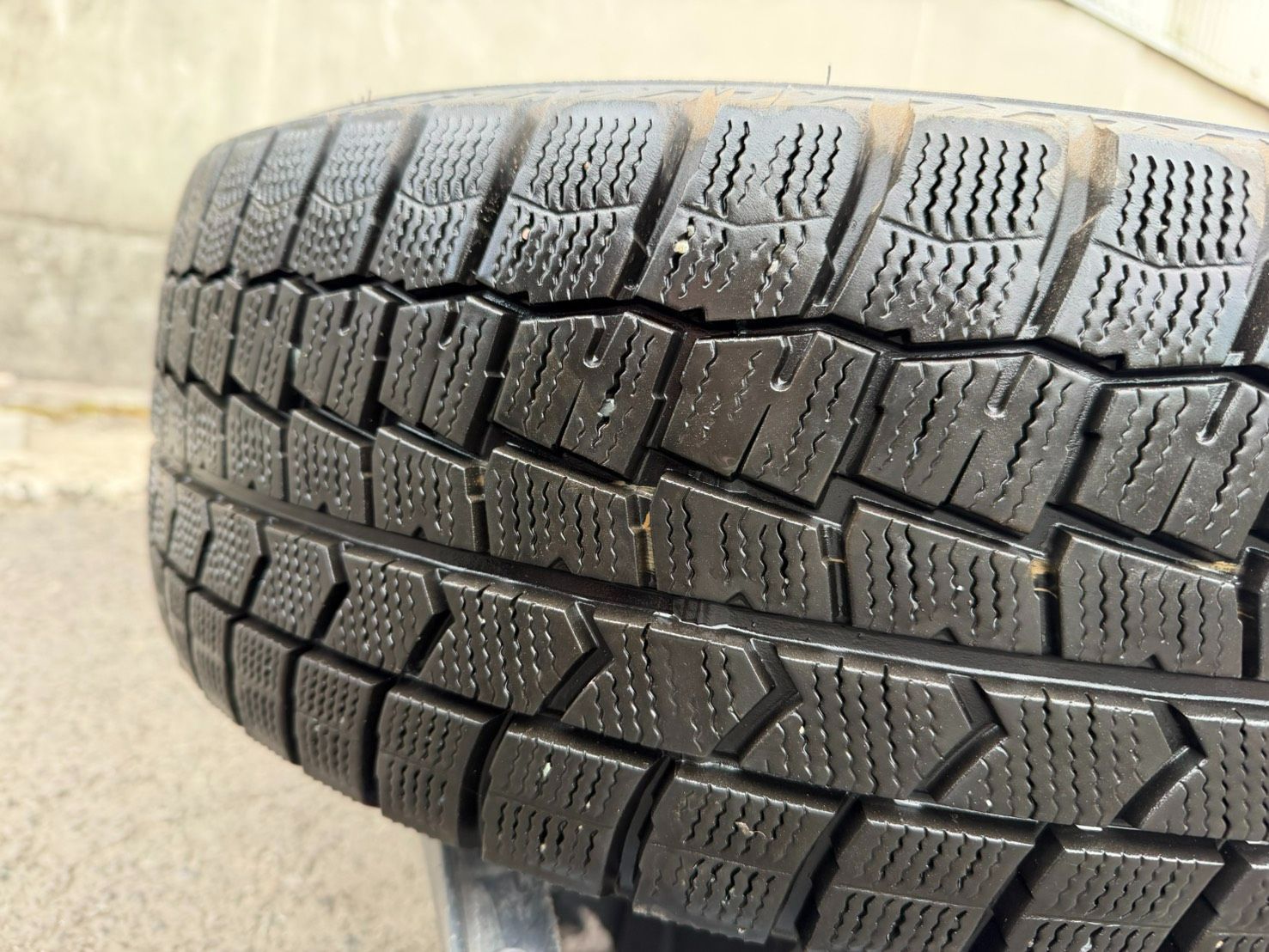 車 DUNLOP 16インチスタッドレスタイヤ付ホイール