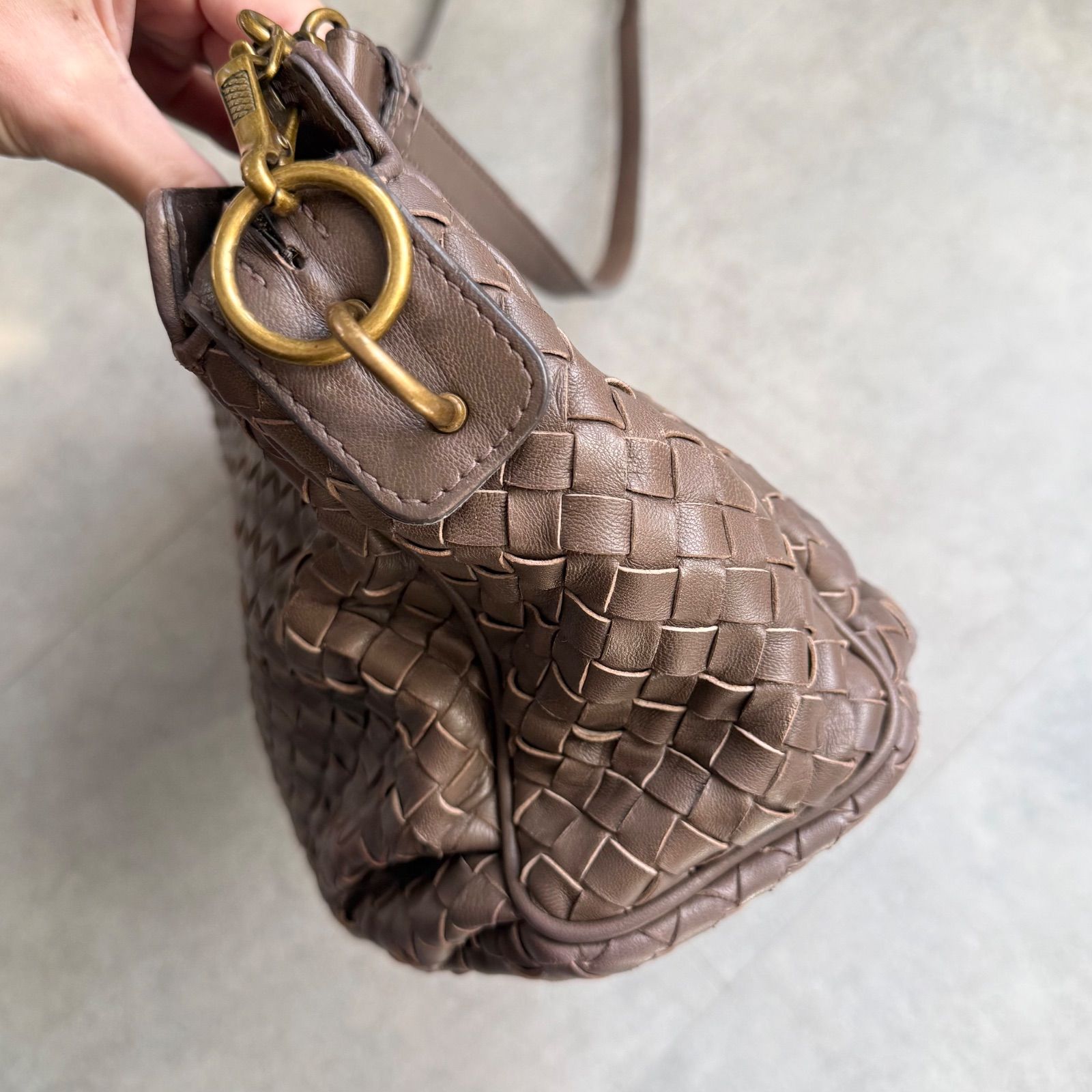 BOTTEGA VENETA ボッテガヴェネタ イントレチャート ショルダーバック