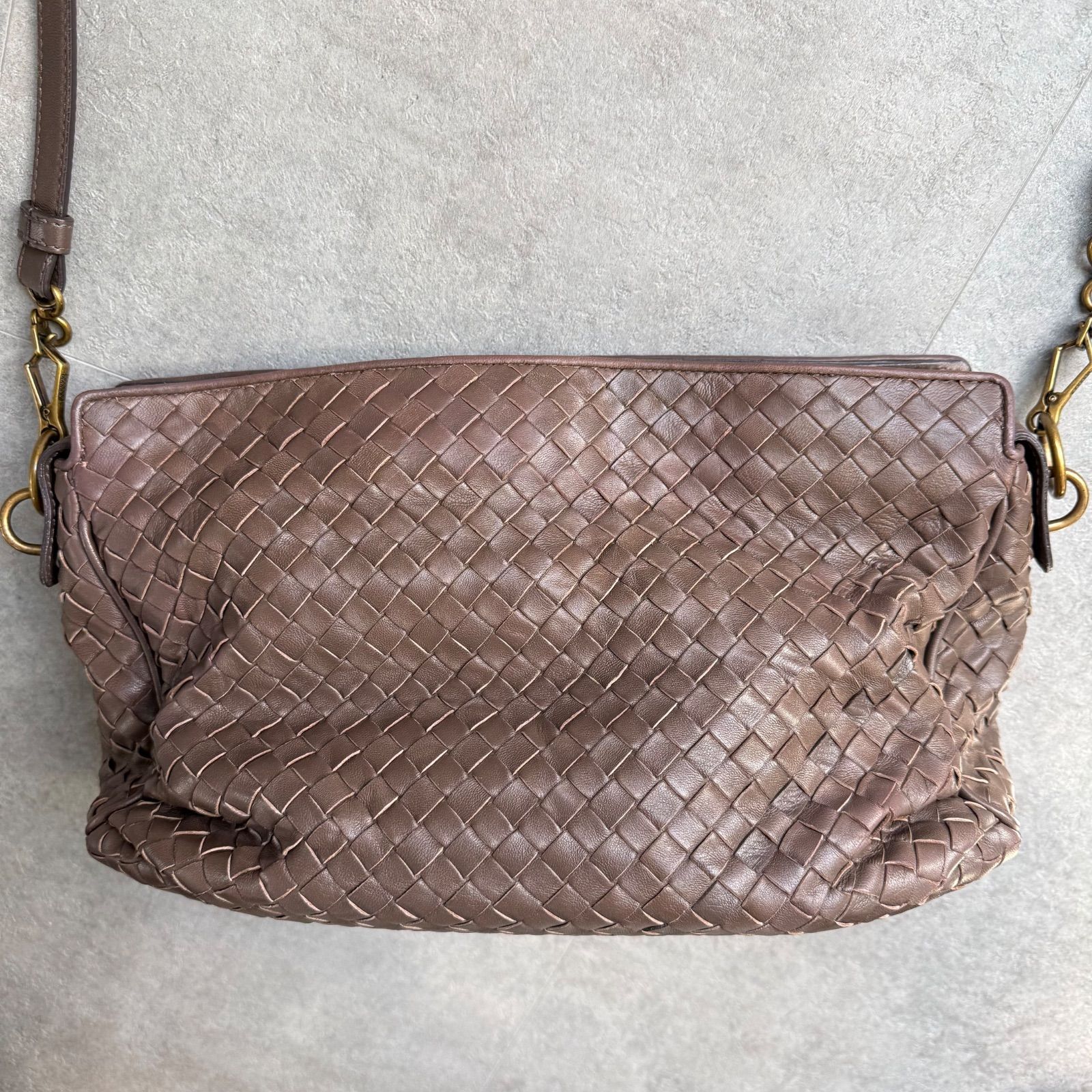 BOTTEGA VENETA ボッテガヴェネタ イントレチャート ショルダーバック