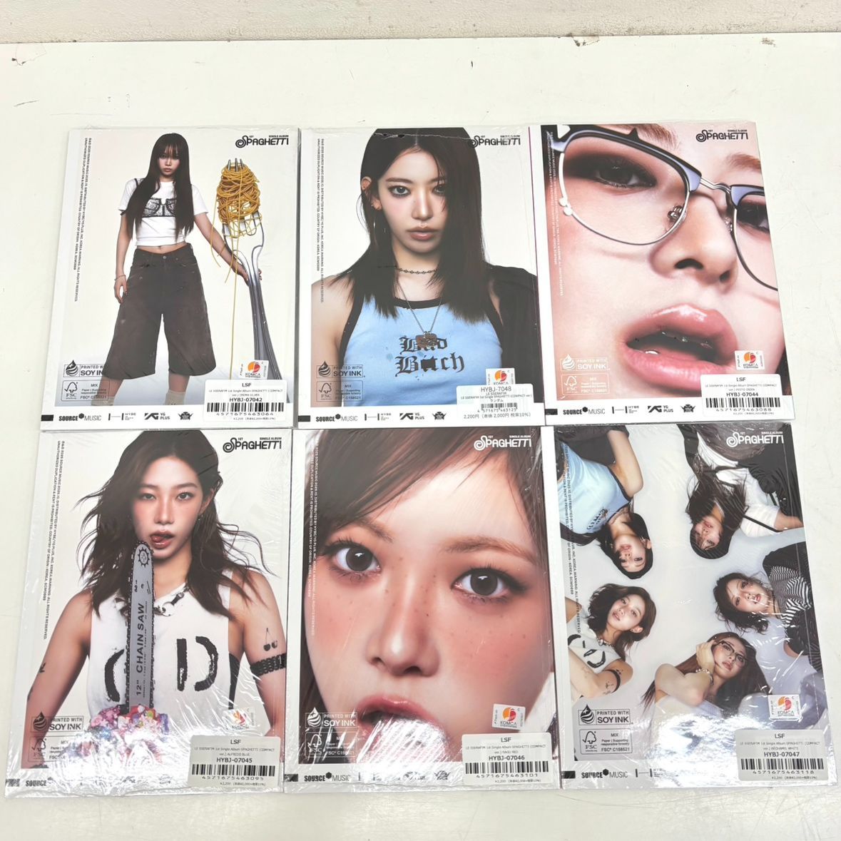 LE SSERAFIM HOT・DIFFERENT✨️トレカ64枚アルバムセット 未使用品】LE SSERAFIM アルバムまとめ SPAGHETTI DIFFERENT HOT CRAZY