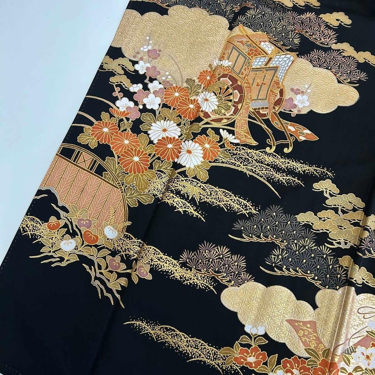 黒留袖 金駒刺繍 本金箔 裄65 松 五つ紋 比翼 正絹 着物 MK-3275