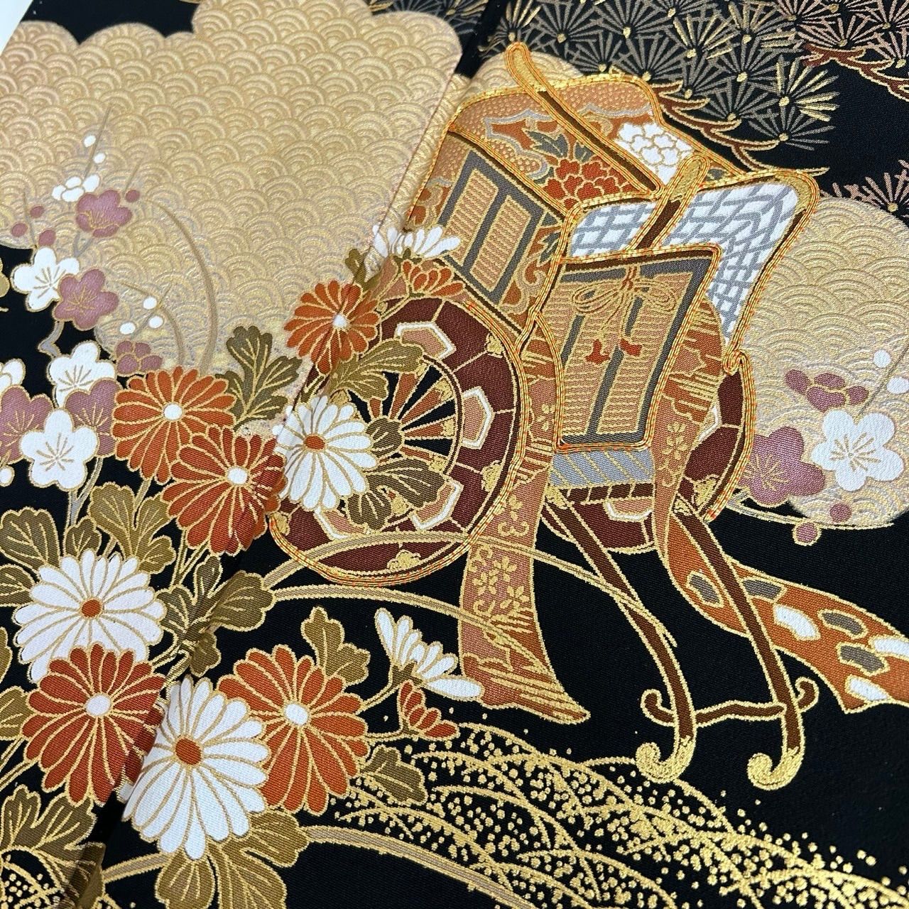 黒留袖 金駒刺繍 本金箔 裄65 松 五つ紋 比翼 正絹 着物 MK-3275