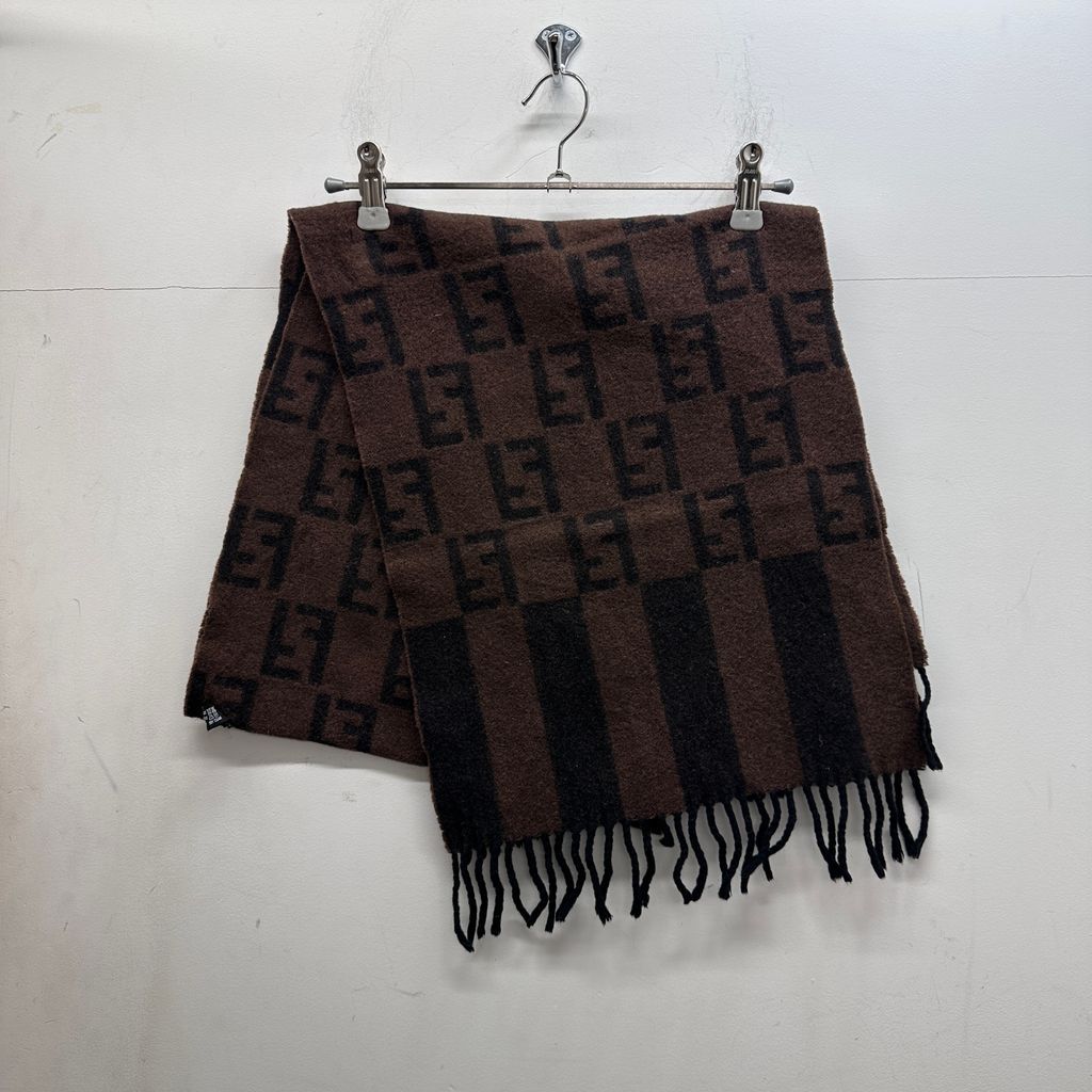 美品FENDIフェンディズッカ柄マフラー黒ブラウン FENDI フェンディ ズッカ柄 マフラー ストール ブラウン×ブラック 正規
