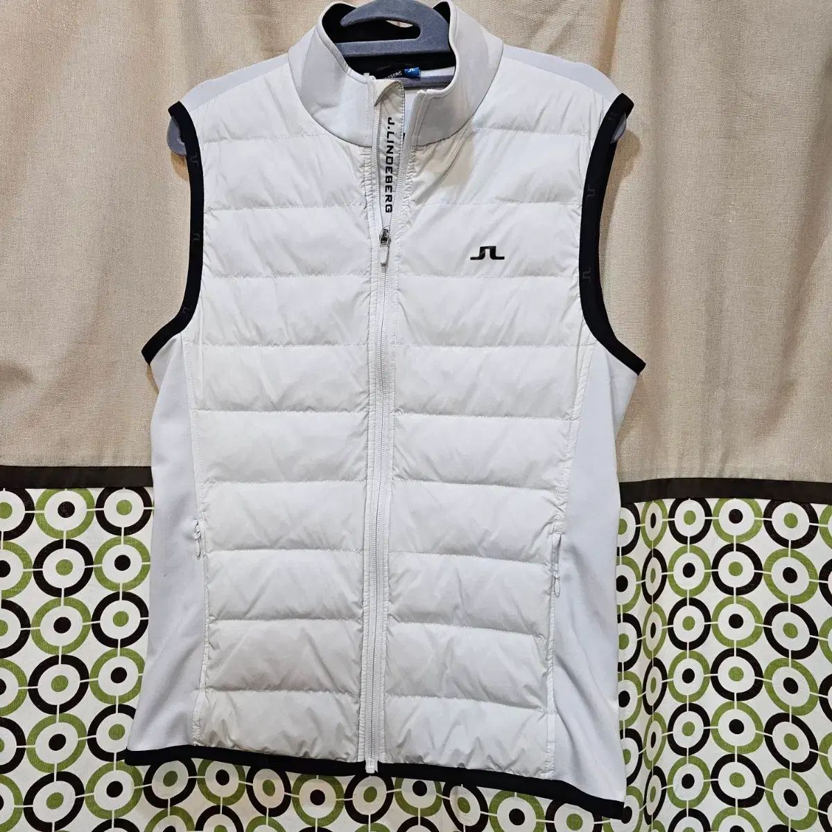 J.LINDEBERG(J.リンドバーグ) レディース ダウン ベスト 白 グース