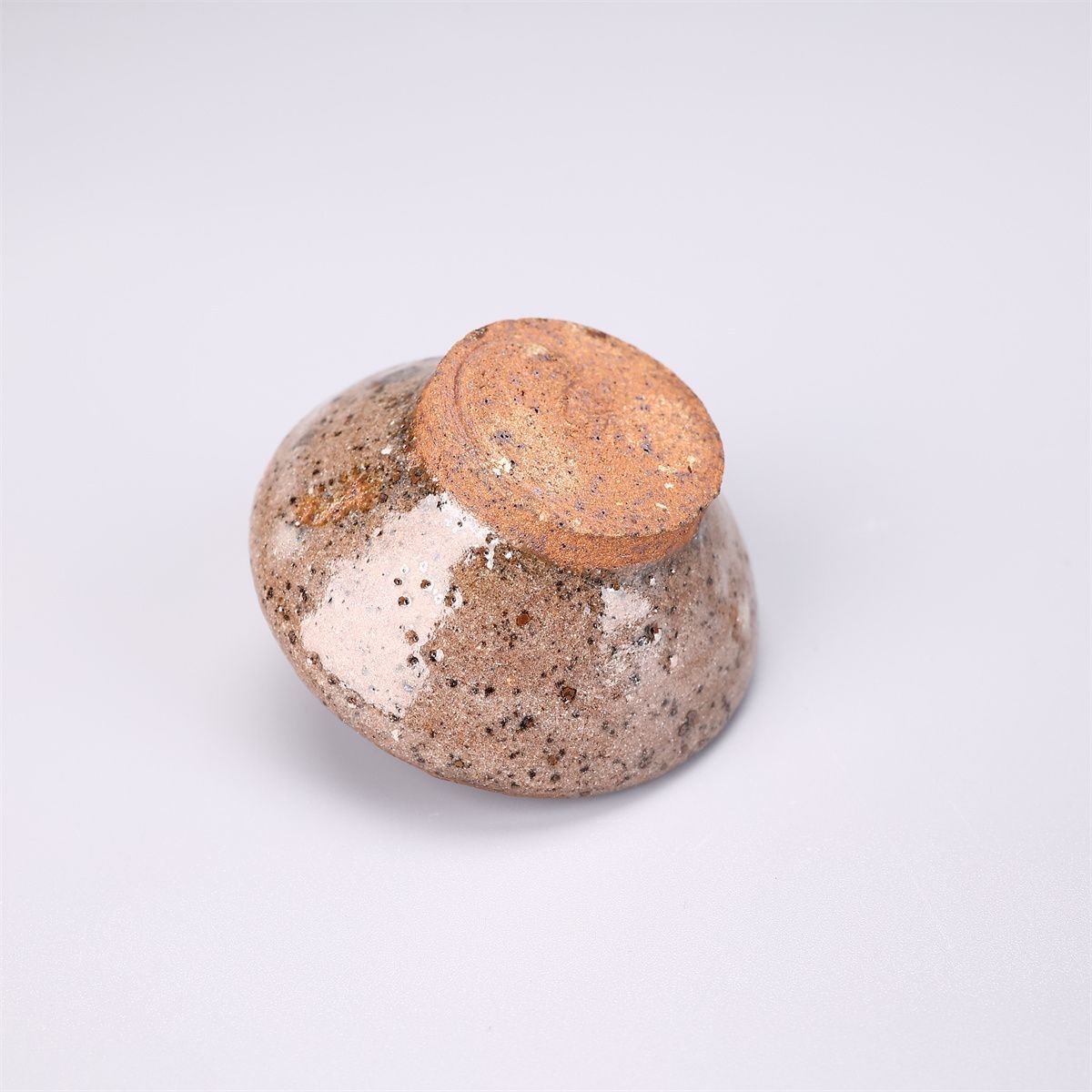 北大路魯山人】 灰釉 ぐい呑 盃 高1.8㎝ 径5.2㎝ 在銘／本物保証品G