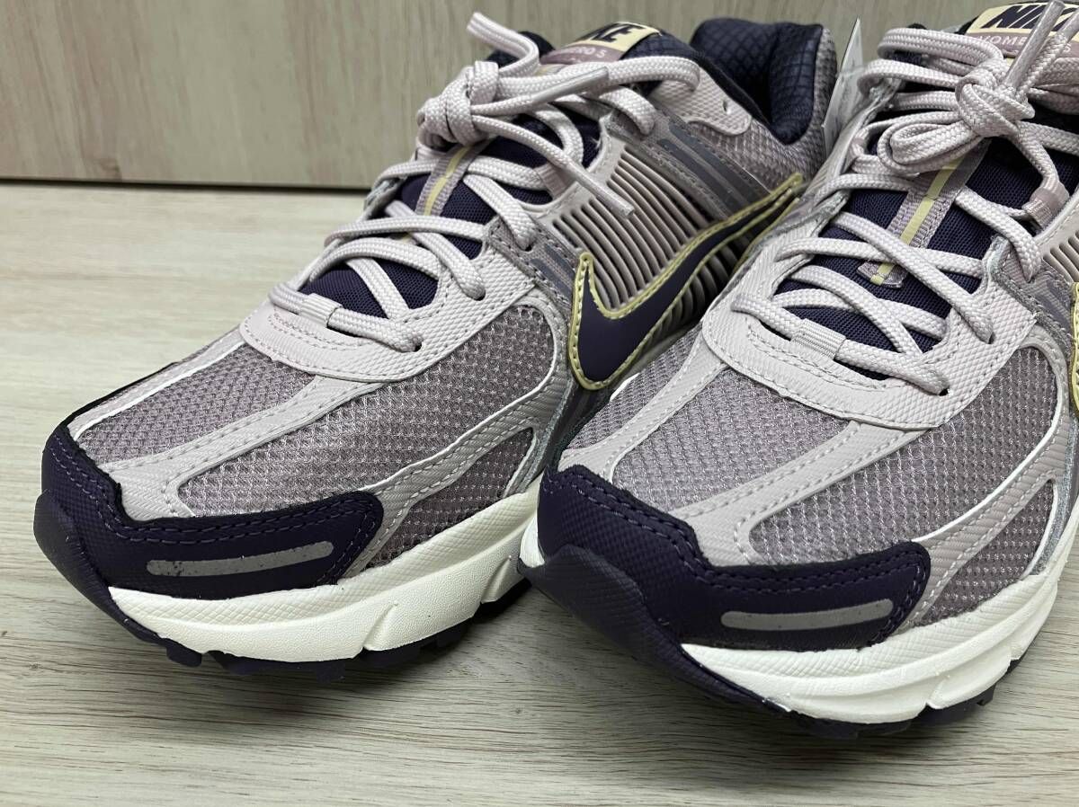 N26☆【NIKE】Zoom Vomero 5 'Platinum Violet/Light Violet Ore/Team