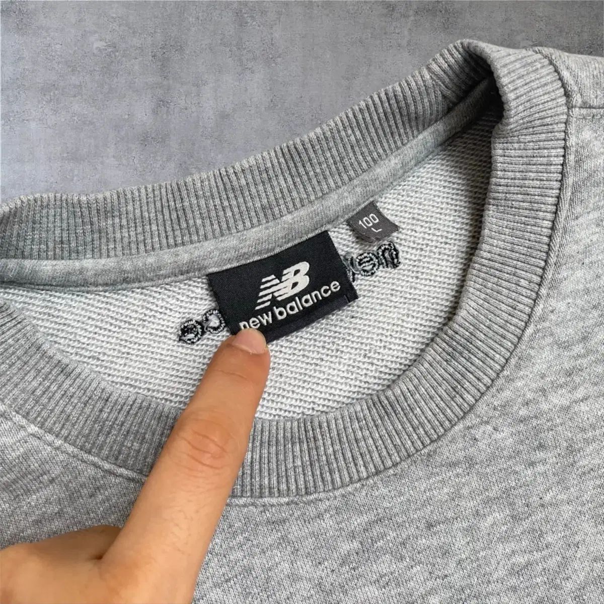 ニューバランス New balance グレー ロゴ 刺繍 スウェット 100 - メルカリ