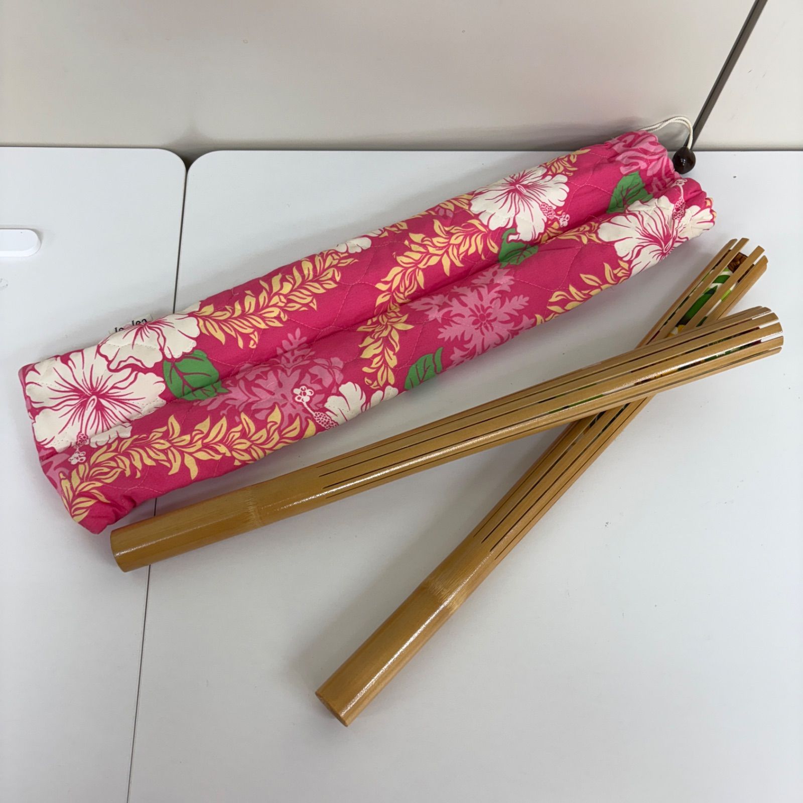 フラダンス　プイリ　ケースつき プイリ フラダンス 50cm 竹製 ハワイ 民族 打楽器 ケース付き - メルカリ