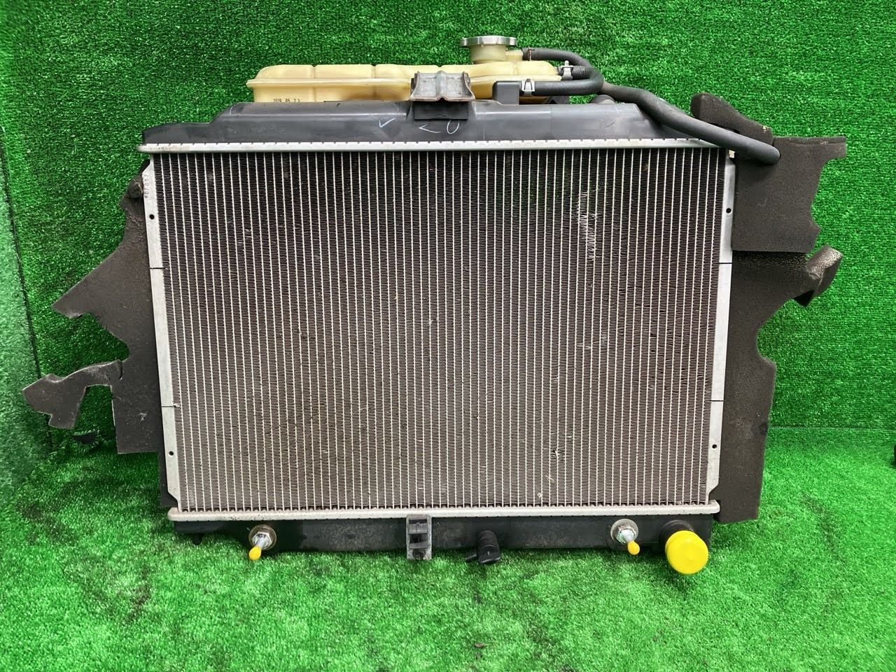 NV350キャラバン VW6E26 ラジエーター ロング低床DX 4WD 6人 