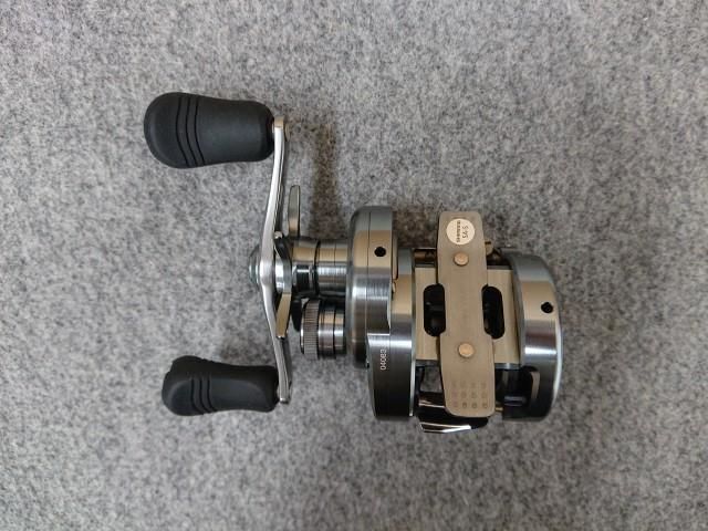 中古】 シマノ 20 カルカッタ コンクエストDC 100 ベイトリール