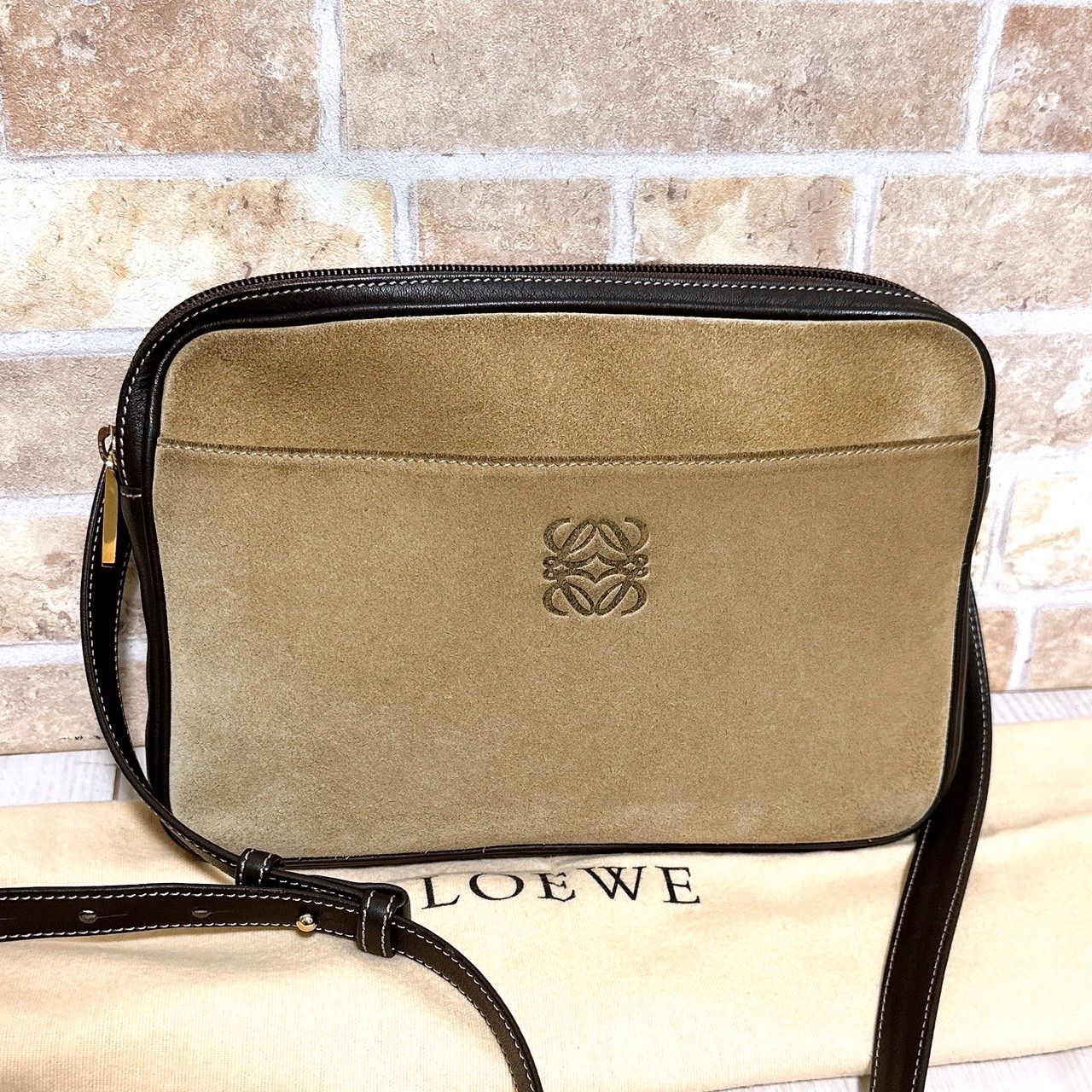 美品) LOEWE(ロエベ)ショルダーバッグ スエード - メルカリ