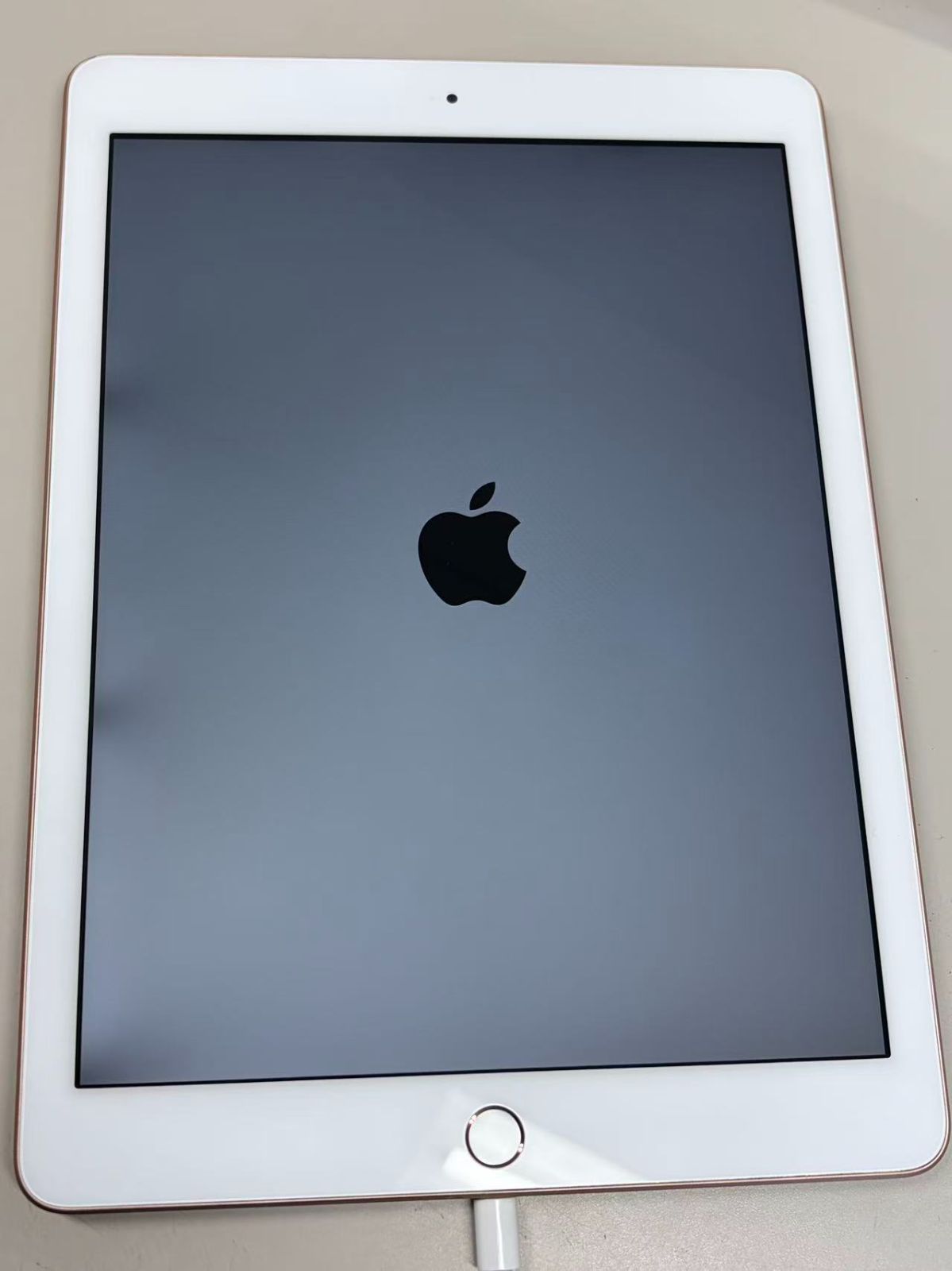 iPad (第6世代) Wi-Fi 128GB ゴールド ジャンク品 - メルカリ