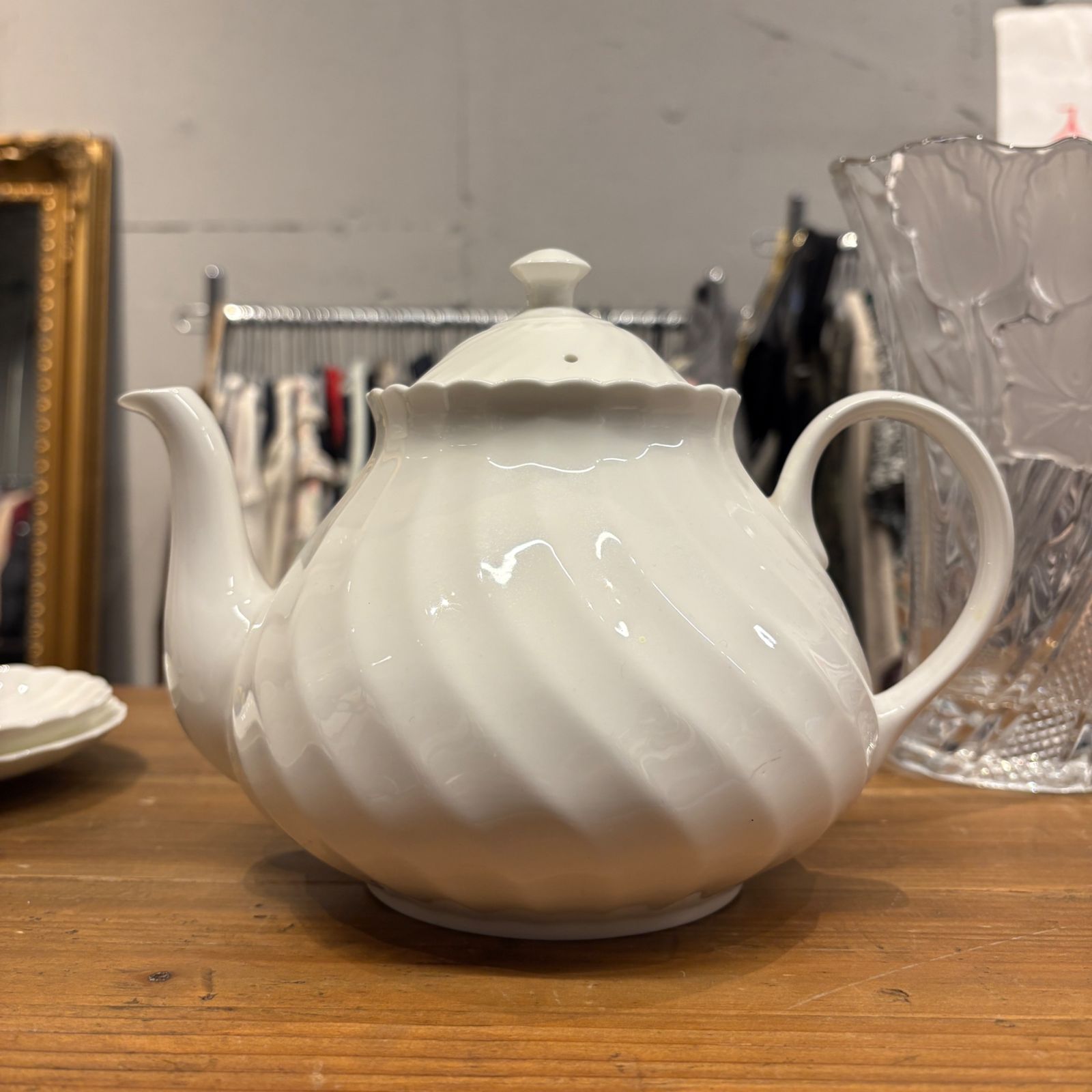 併売品 廃盤 WEDGWOOD ウェッジウッド キャンドル ライト ティーポット ホワイト 白 シロ 紅茶 Tea Pot White 可愛い