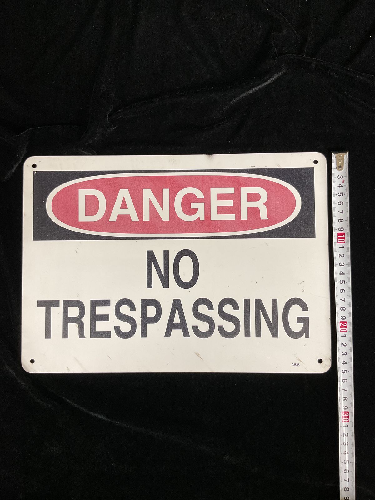 Danger NO TRESPASSING 金属サインプレート アンティーク ヴィンテージ