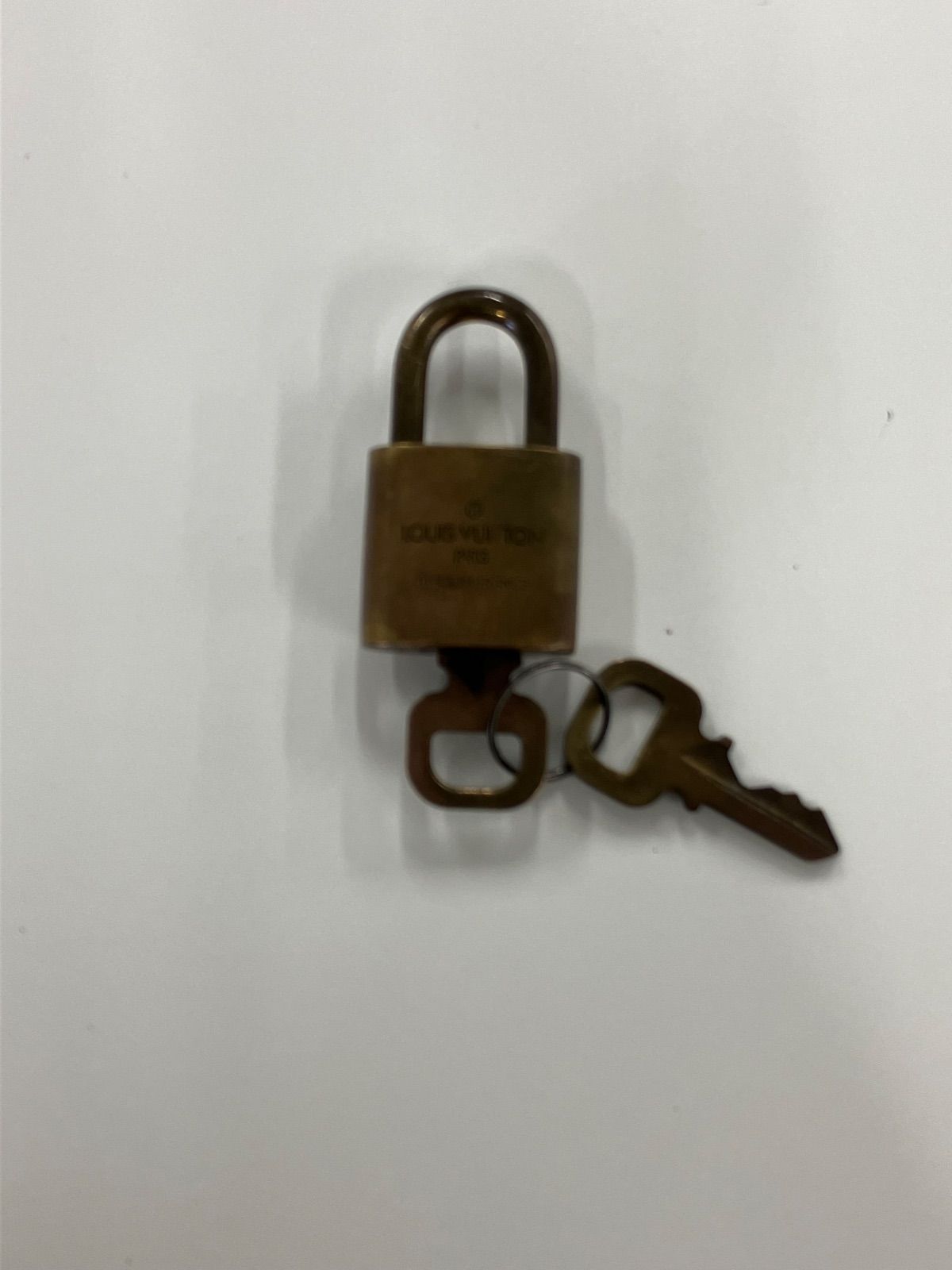 ⭐︎廃盤 希少⭐︎ 南京錠あり ヴィンテージ 書類カバン LOUIS VUITTON LOUIS VUITTON ルイヴィトン パドロック カデナ 南京錠 319 - メルカリ