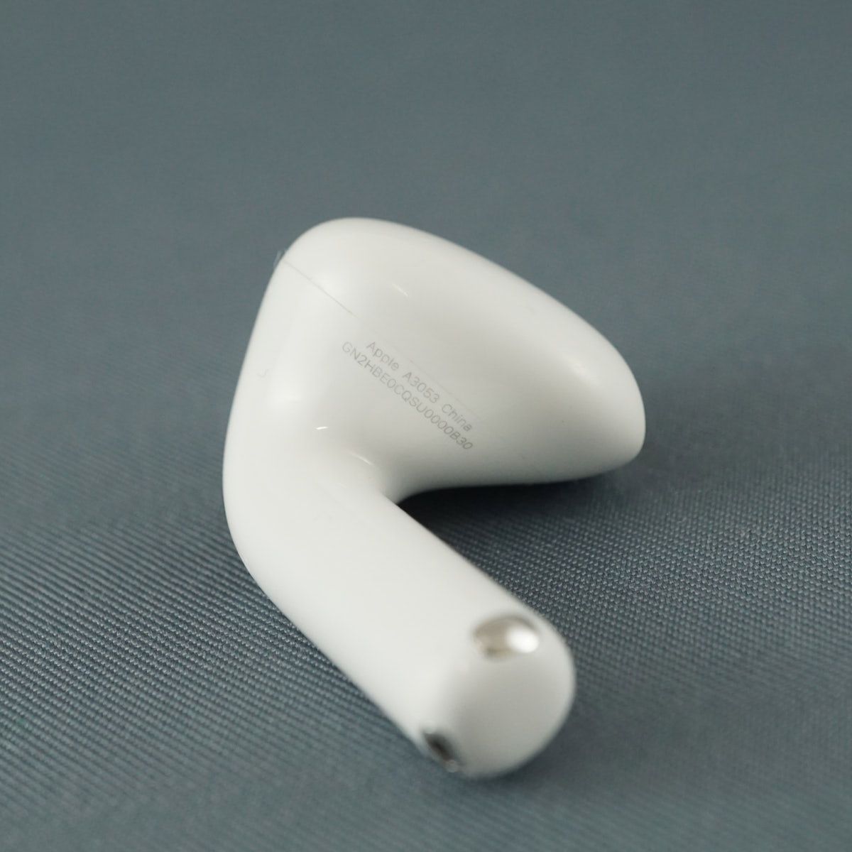 Apple AirPods 4 左イヤホンのみ USED品 ノイズキャンセリングなし