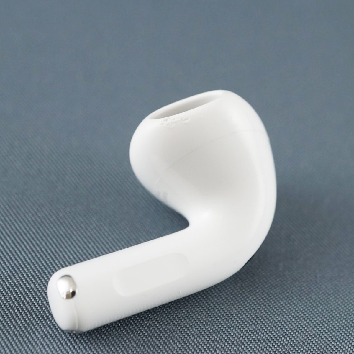 Apple AirPods 4 左イヤホンのみ USED品 ノイズキャンセリングなし