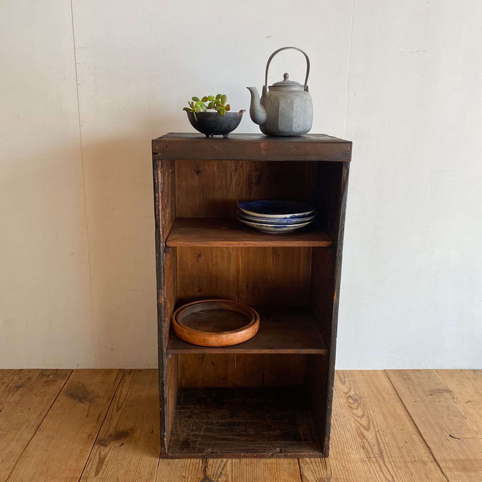 アンティーク 仕切り棚 チェスト 食器棚 書類棚 無垢材 無塗装 z999 アンティーク 仕切り棚 チェスト 食器棚 書類棚 無垢材 無塗装 z999