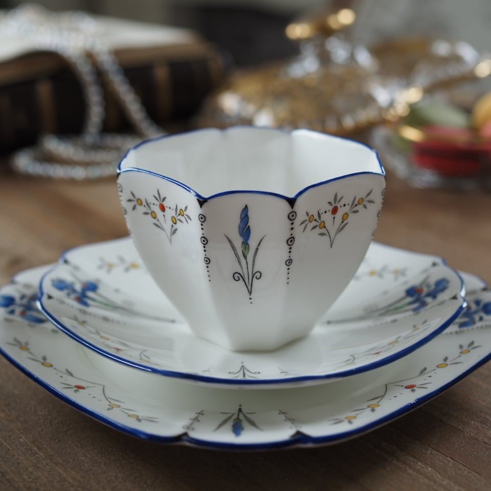 美品】シェリーShelley クイーンアン アイリス トリオ カップ