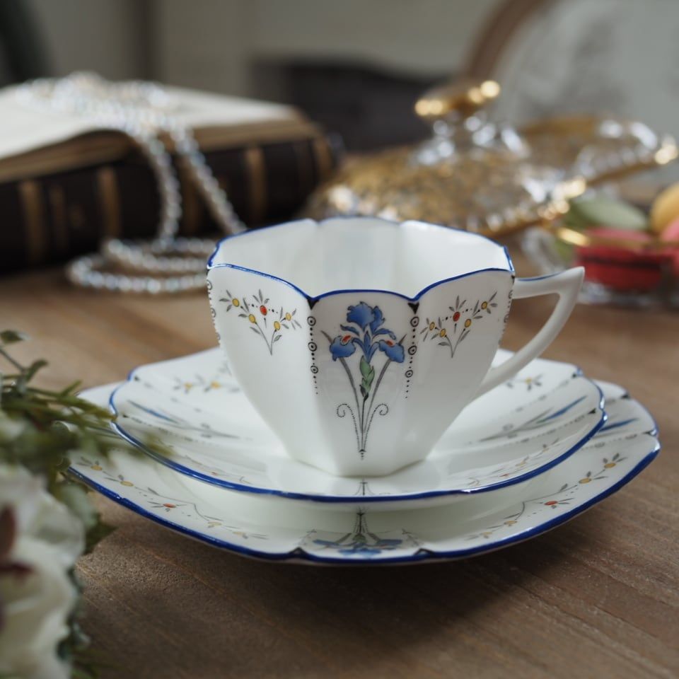 美品】シェリーShelley クイーンアン アイリス トリオ カップ