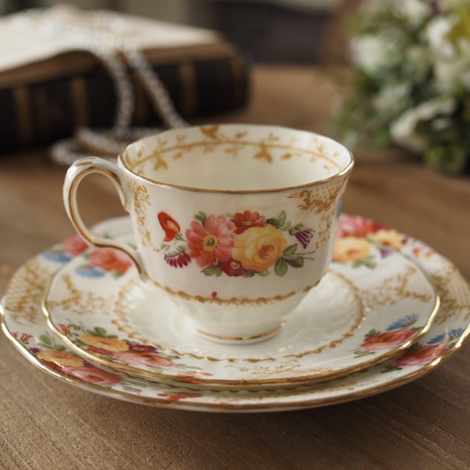 英国アンティーク　サミュエルラドフォード　1800年代トリオ　カップ＆ソーサー 英国アンティーク サミュエルラドフォード 1800年代トリオ カップ