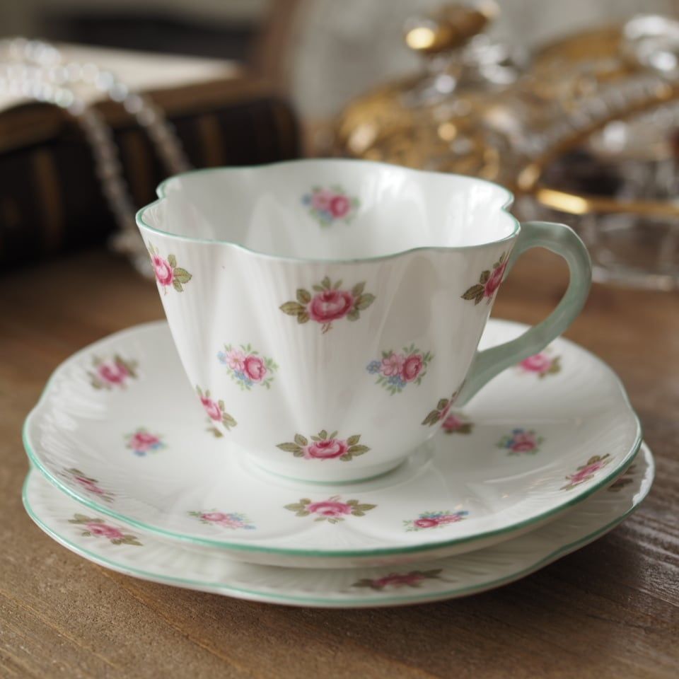 英国シェリーワイルマン 《ROSEBUD 13426》トリオ カップ&ソーサー 英国シェリーワイルマン 《ROSEBUD 13426》トリオ カップ&ソーサー