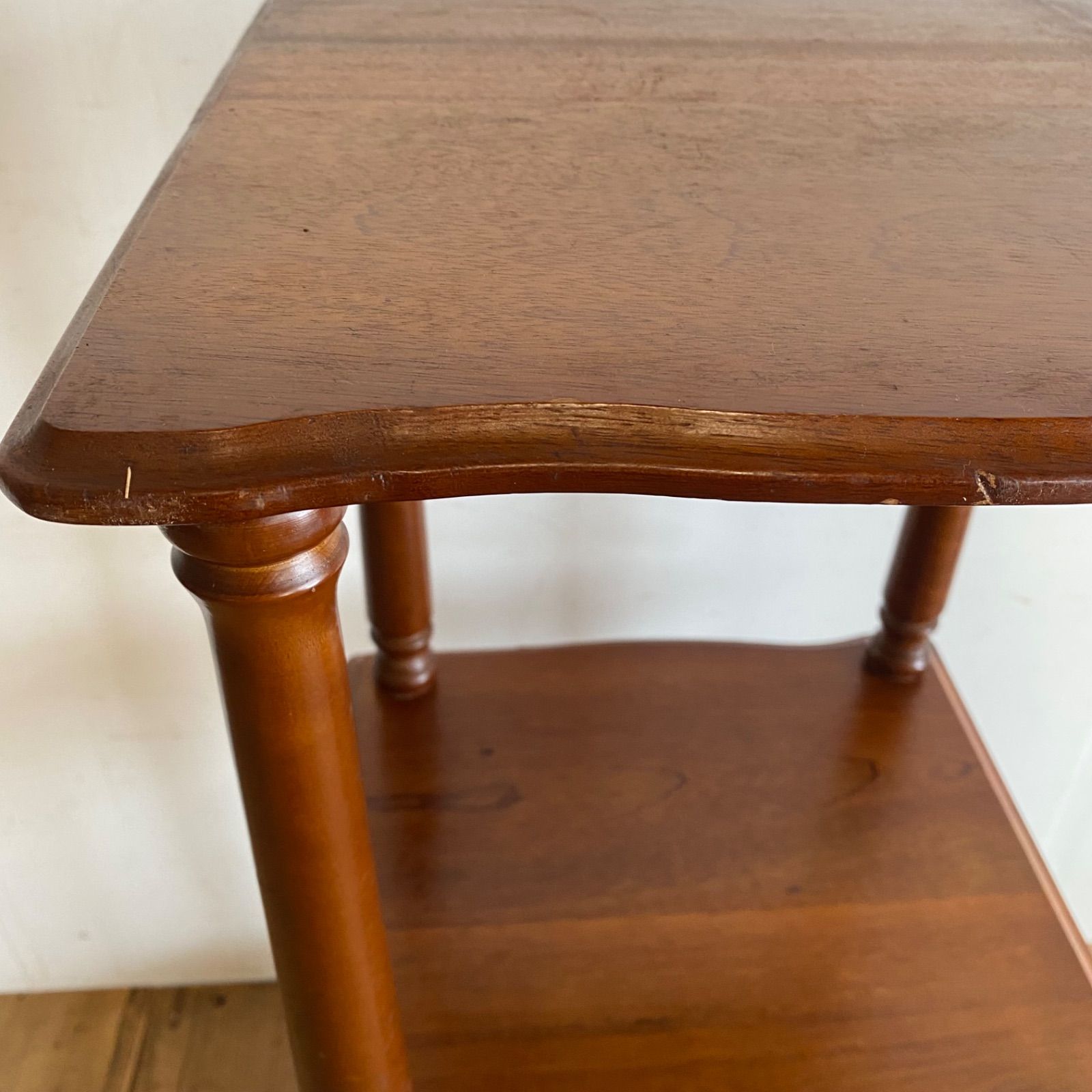 ❣️メルカリ市価格❣️【vintage】昭和レトロ 飾り棚 ミッドセンチュリー 昭和レトロ ミッドセンチュリー 木製コーナーラック 飾り棚 半円型