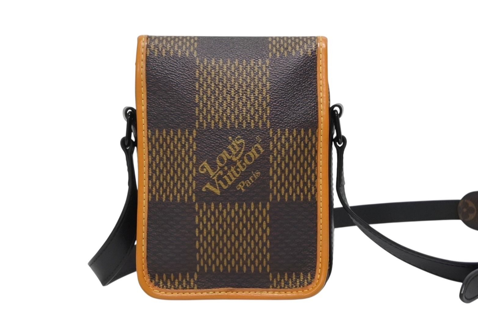 LOUIS VUITTON ルイヴィトン アマゾン メッセンジャーショルダーバッグ