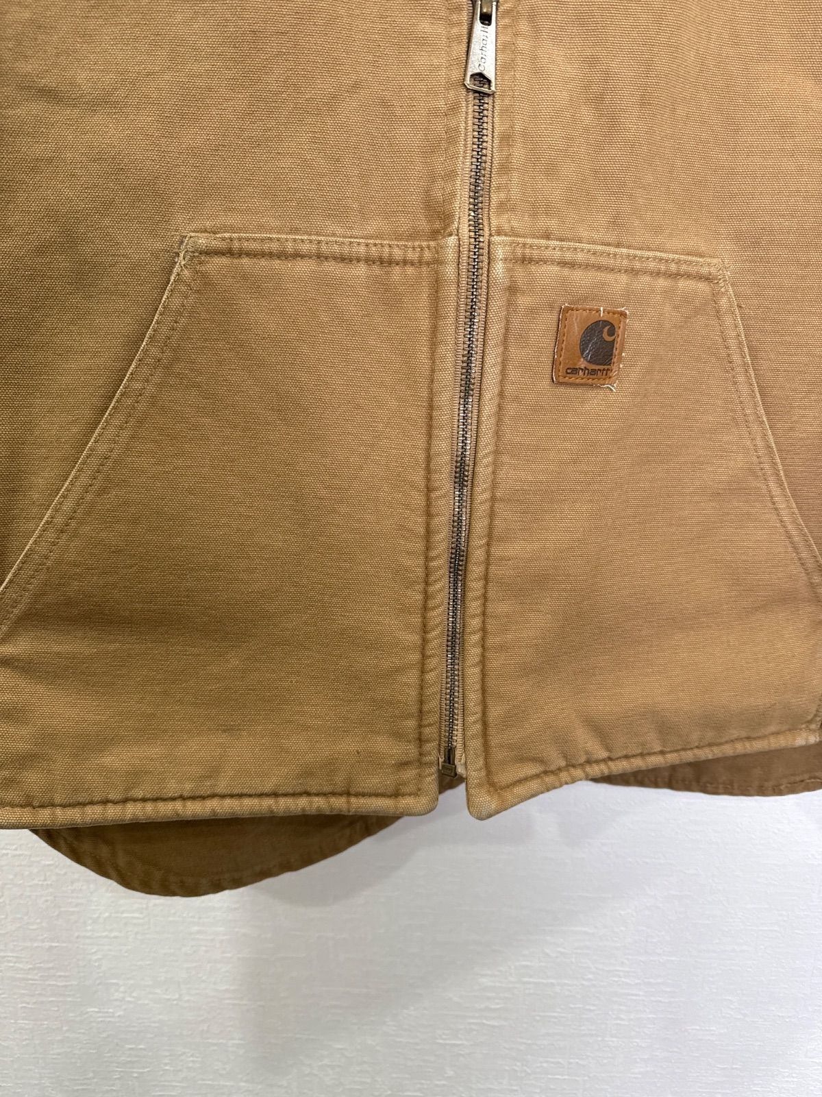 16T6402 Carhartt ダックベスト　ワーク　アメカジ　古着 Carhartt（カーハート） V02 サンドストーン キルトライニング ダック