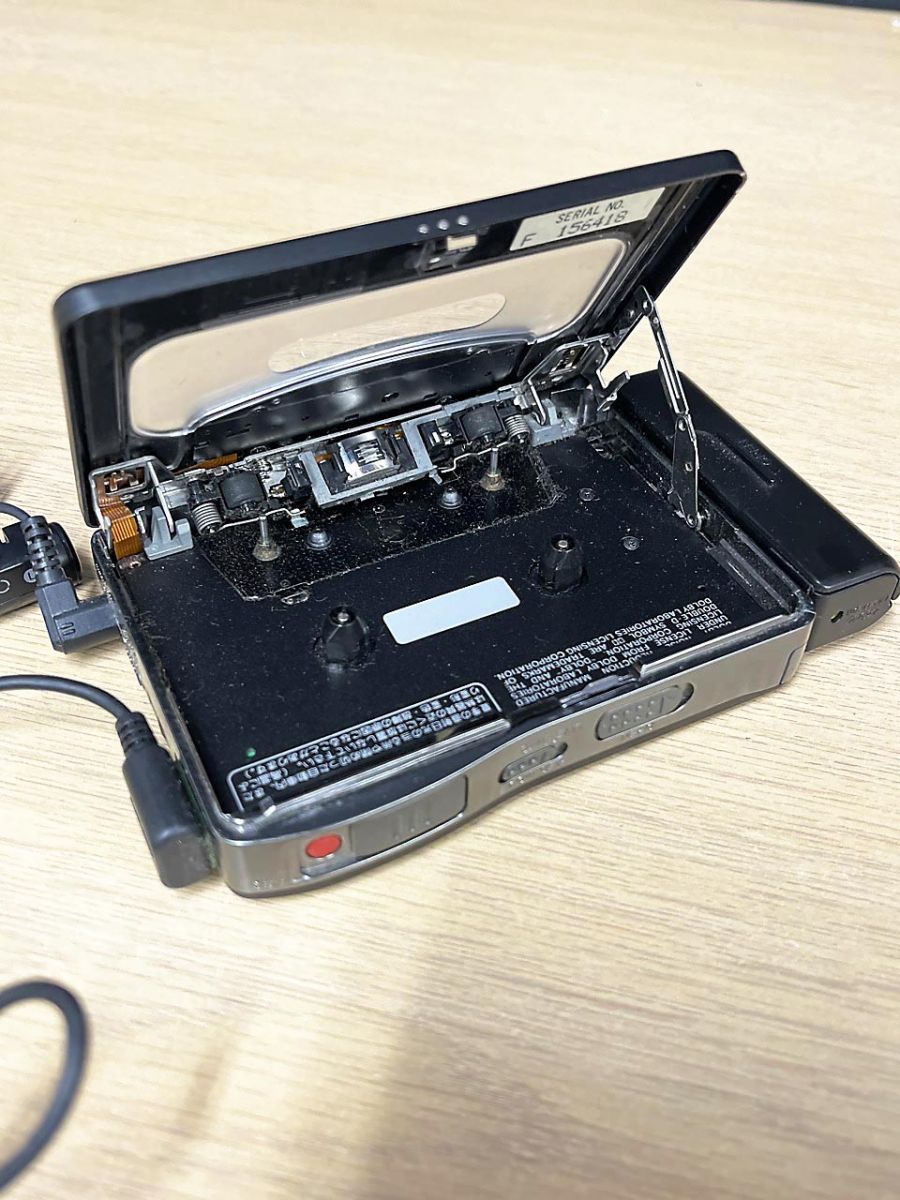 ジャンク品】 SONY ソニー WALKMAN ウォークマン カセットプレーヤー