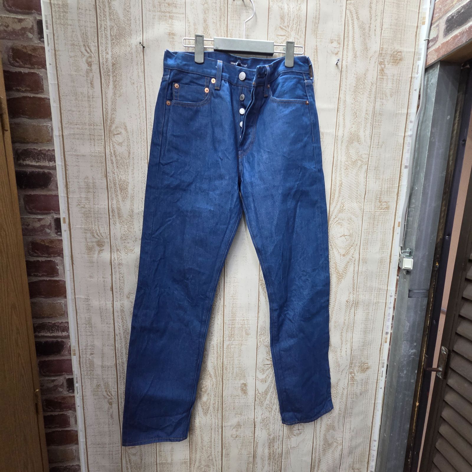 1 S01565 Levi