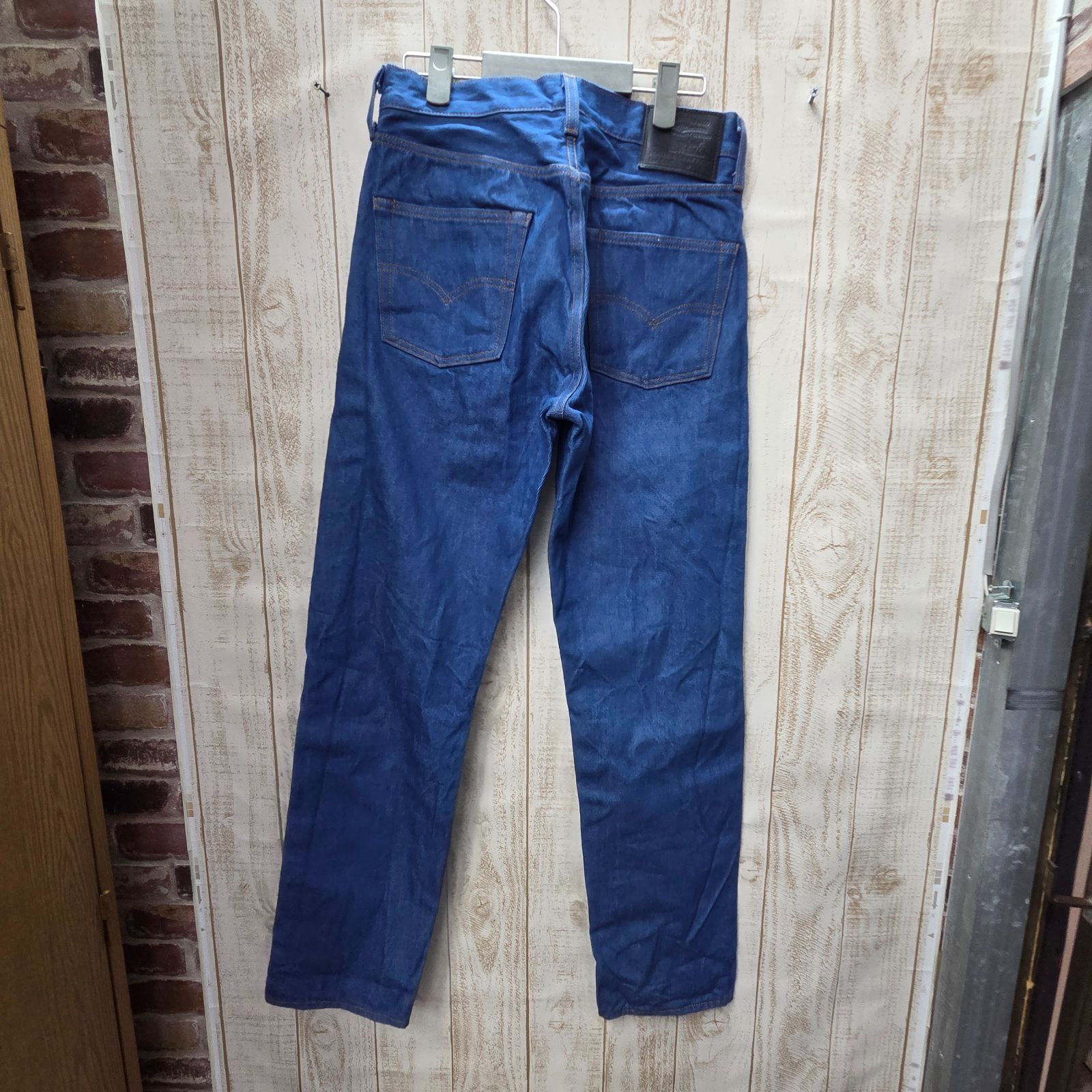 1 S01565 Levi