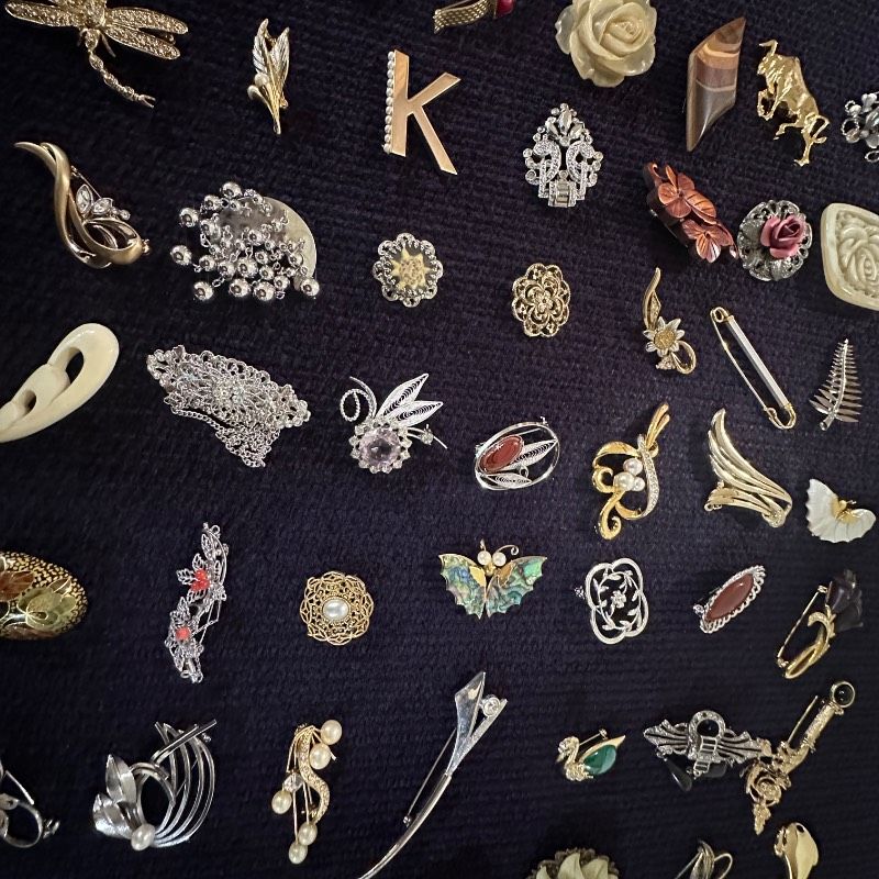 vintage】ブローチ まとめ売り 大量 100点 GT-BR53 - メルカリ
