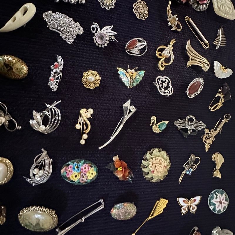 vintage】ブローチ まとめ売り 大量 100点 GT-BR53 - メルカリ