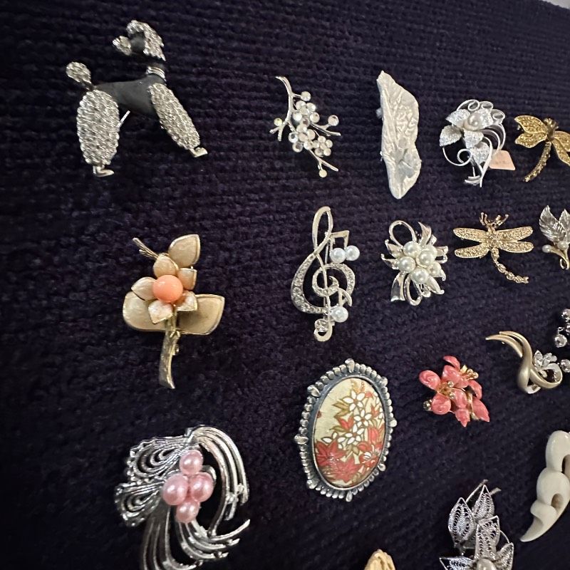 vintage】ブローチ まとめ売り 大量 100点 GT-BR53 - メルカリ