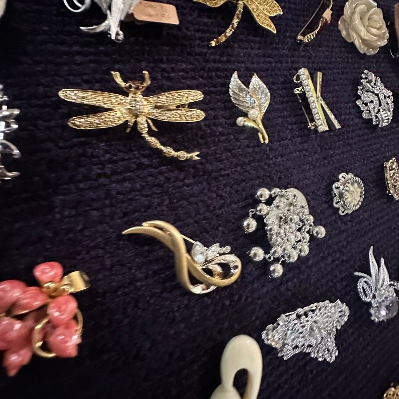 vintage】ブローチ まとめ売り 大量 100点 GT-BR53 - メルカリ