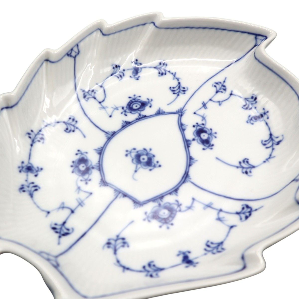 ブルーフルーテッド プレイン