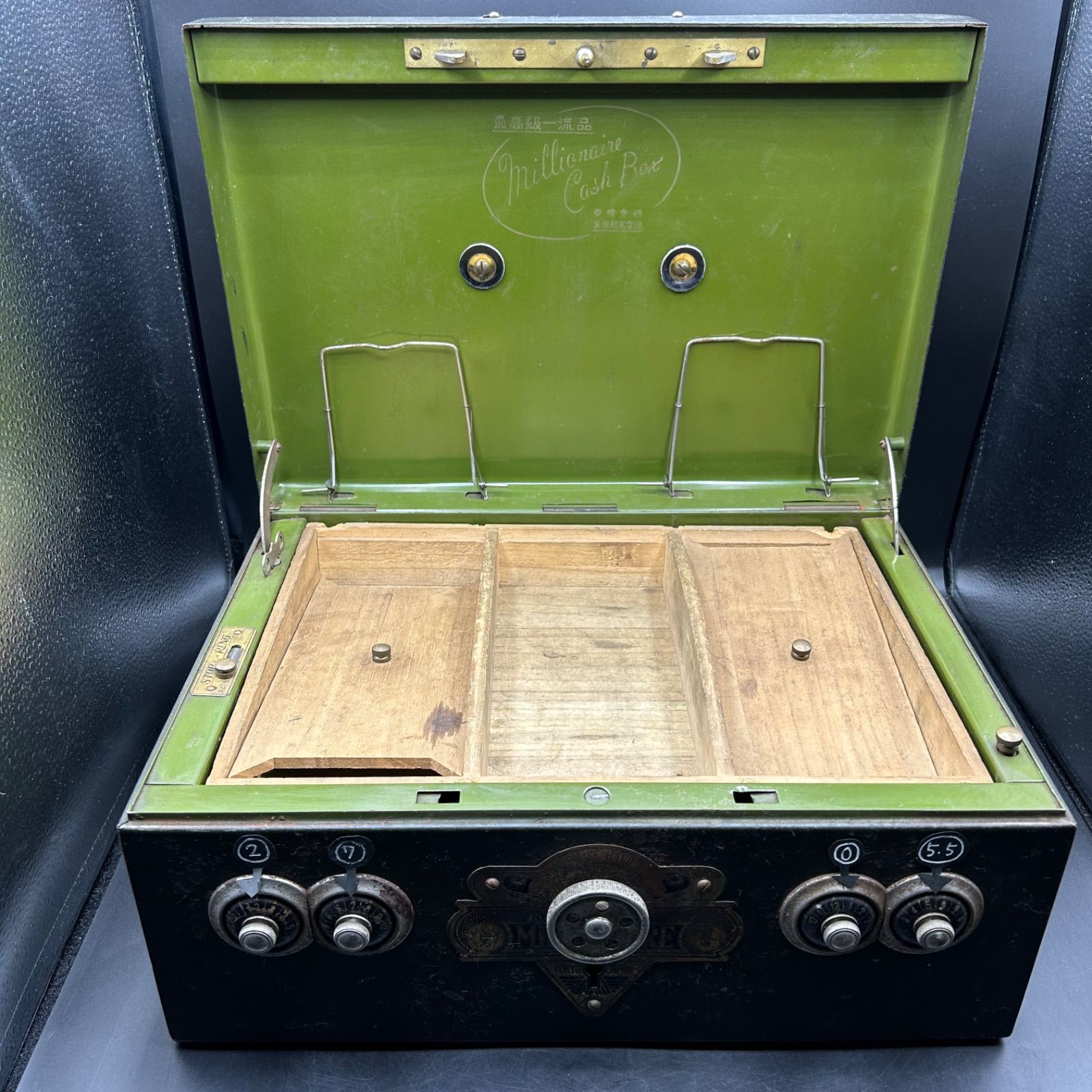 アンティーク　金庫　MILLIONAIRE Cash Box □27 レトロ アンティーク 手提げ金庫 ARARM CASH BOX 木箱トレイ付き