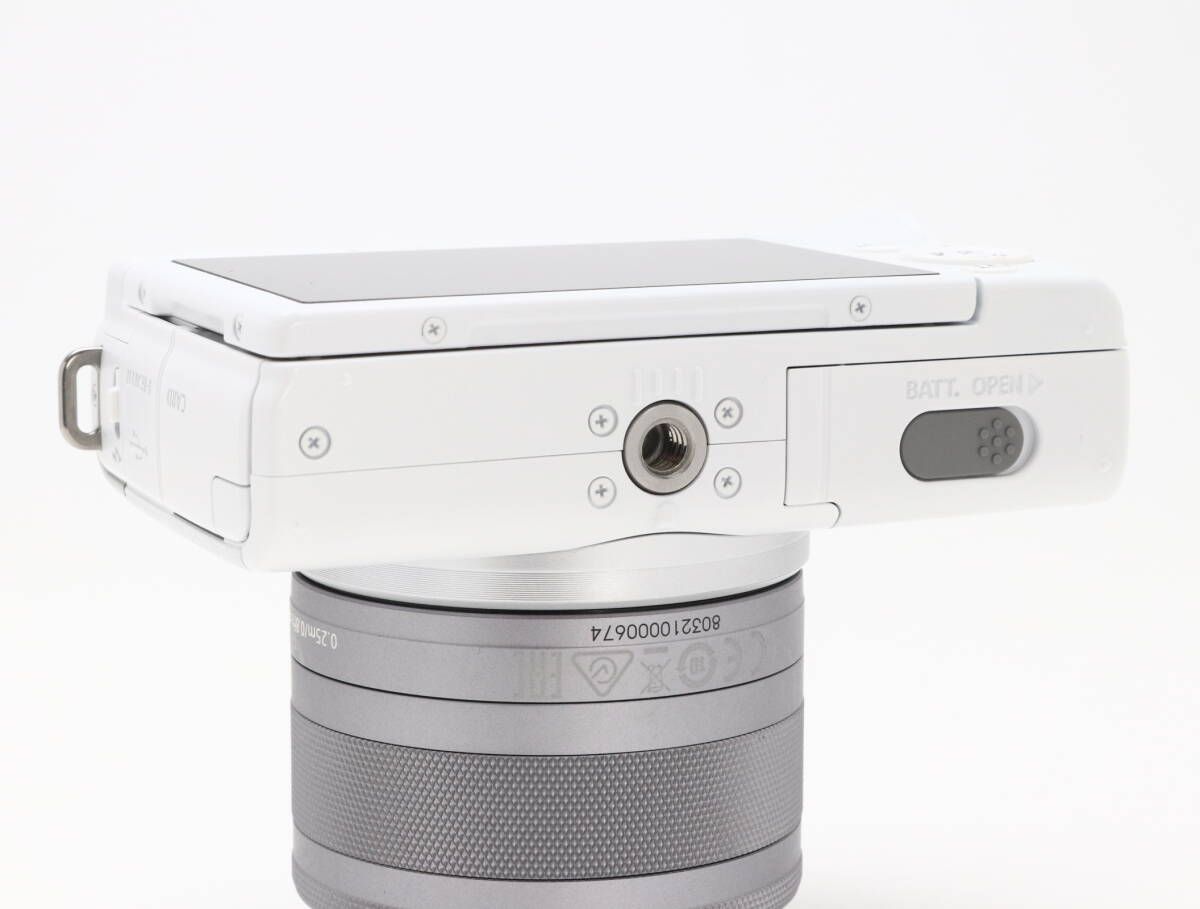 Canon EOS M200 ホワイト 22mm/15-45mm等レンズ付き Amazon | Canon ミラーレス一眼カメラ EOS M200 標準ズームキット