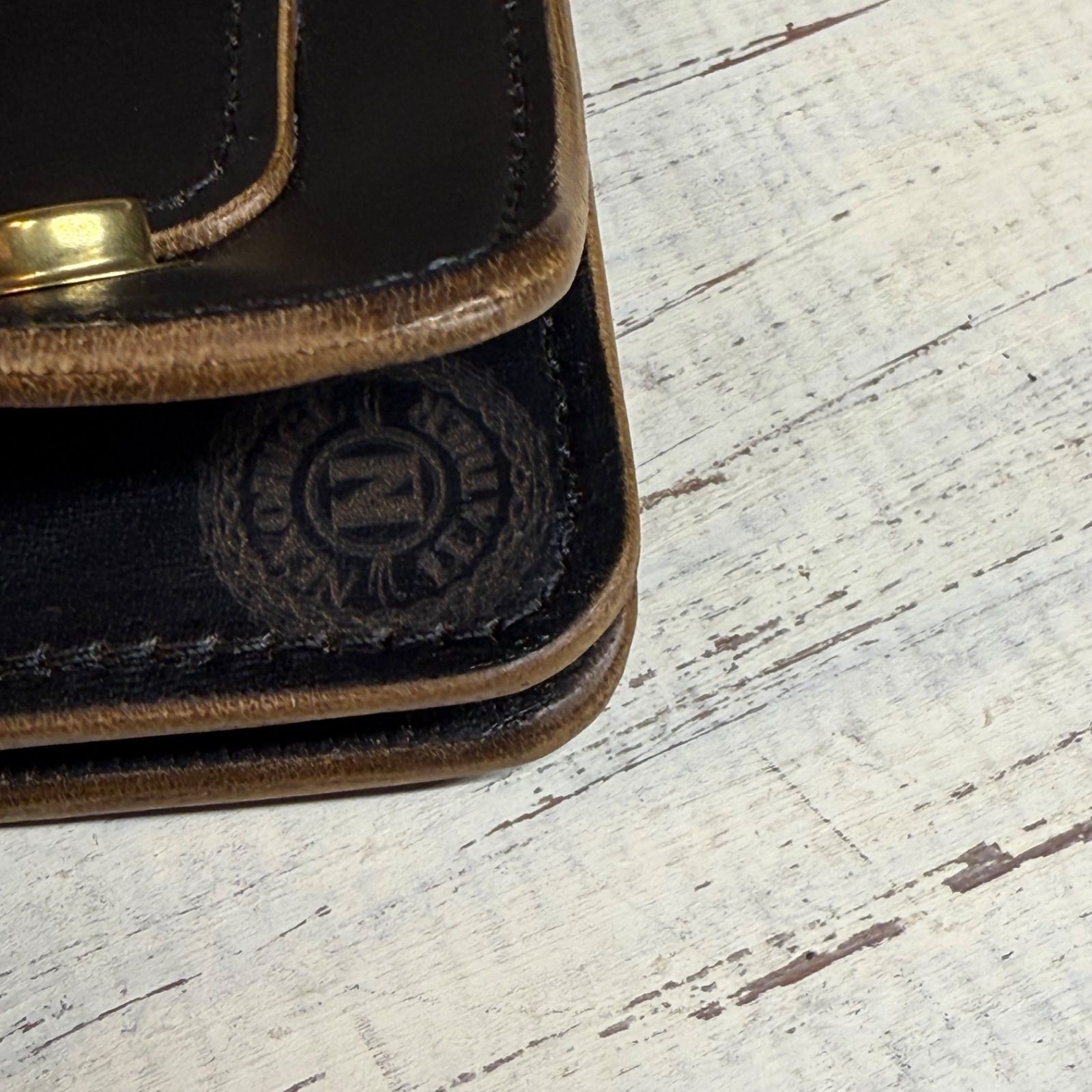 トラッカーウォレット ミドル 3層】ホースバット ゴールド YKK - メルカリ