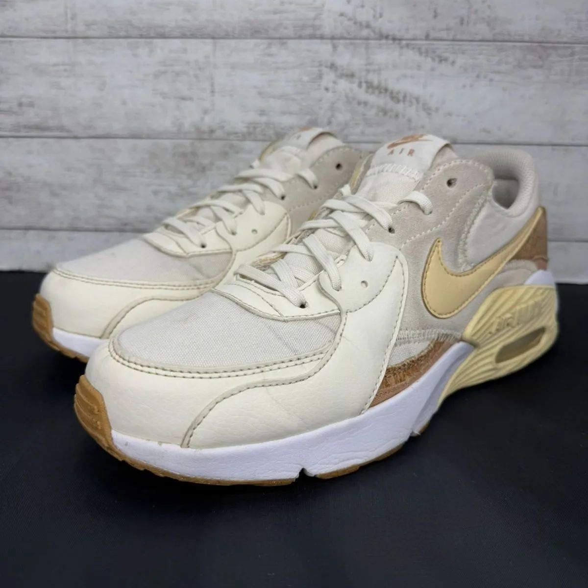 Nike Air Max Excee ナイキ エアマックス エクシー ホワイト ベージュ 