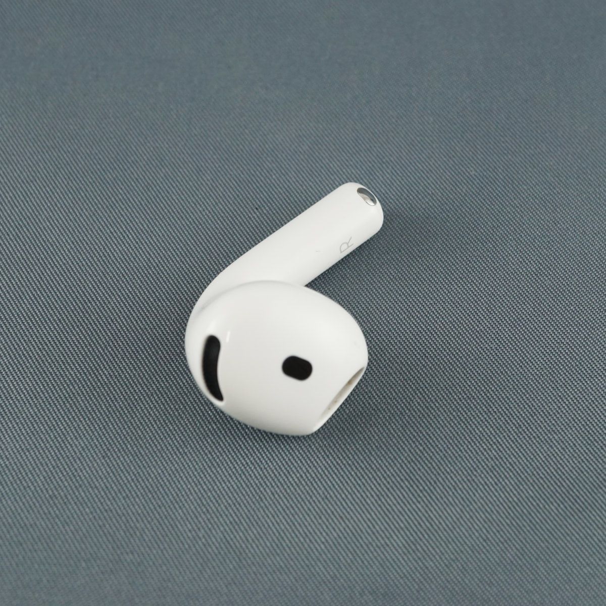 Apple AirPods 4 右イヤホンのみ USED品 ノイズキャンセリングなし