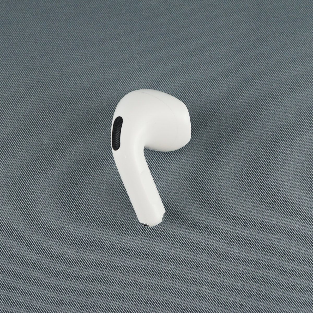 Apple AirPods 4 右イヤホンのみ USED品 ノイズキャンセリングなし