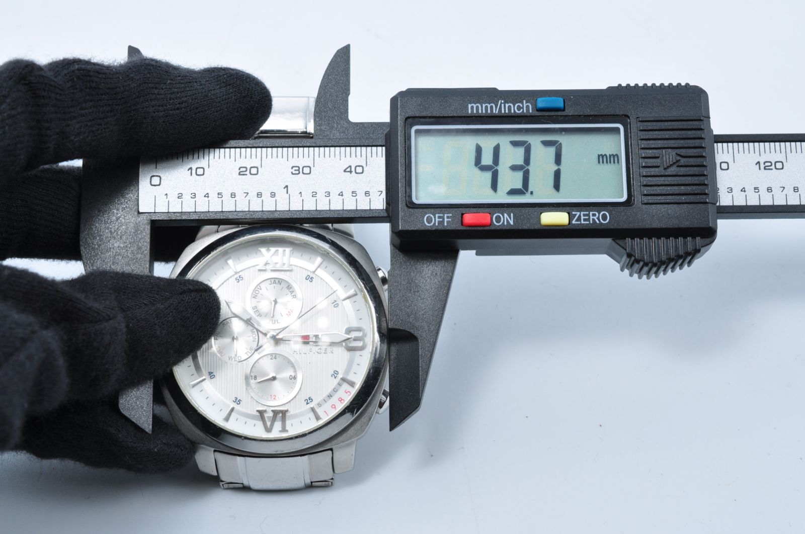 TOMMY HILFIGER トミーヒルフィガー Quartz クォーツトリプル 