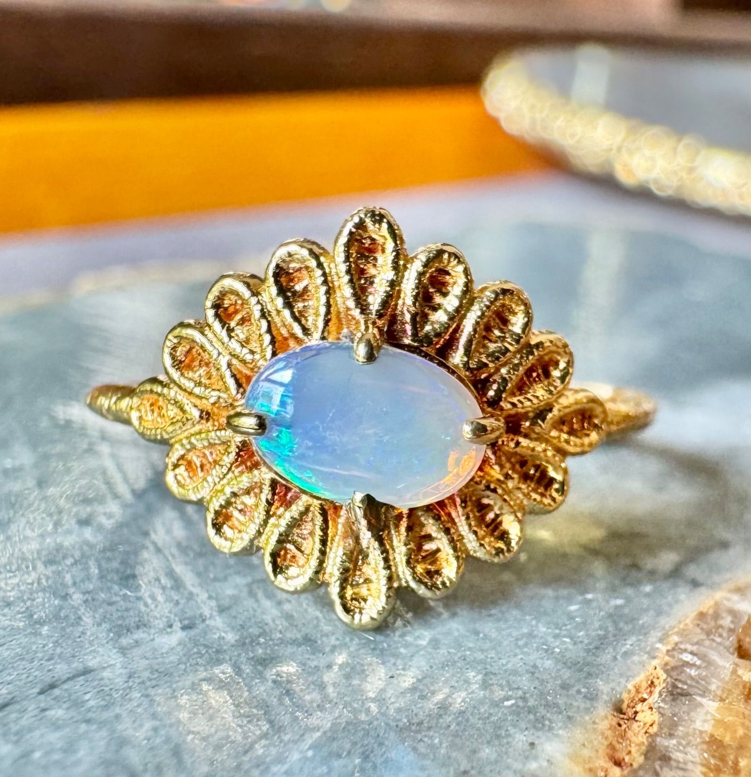 ete◇K18YG*11号*オパールリング*フラワー*イエローゴールド*エテ