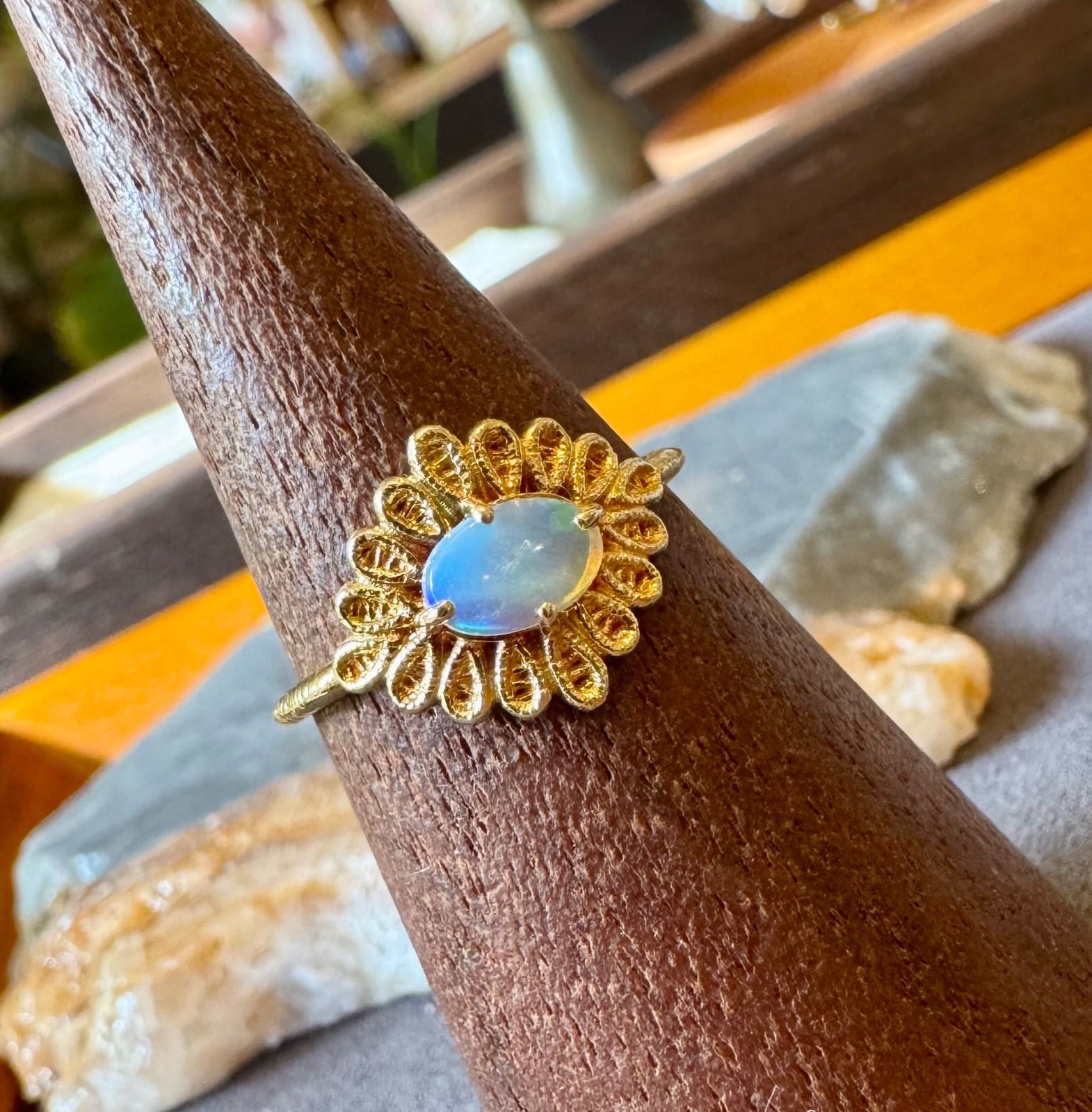 ete◇K18YG*11号*オパールリング*フラワー*イエローゴールド*エテ