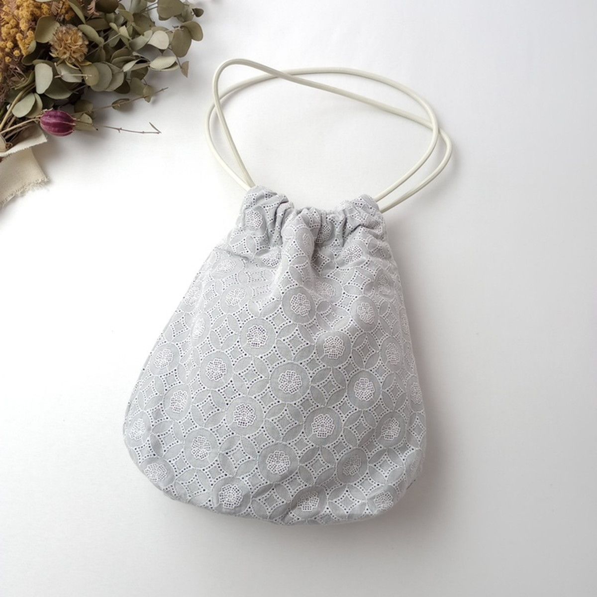 ◯ 中川政七商店 亜麻の花七宝刺繍巾着バッグ レース(89K＋9865)26H