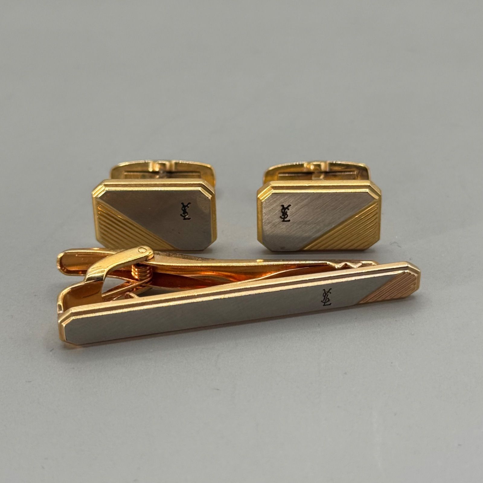 YVES ビンテージ YVES SAINT LAURENT ネクタイピン＆カフスのセット 
