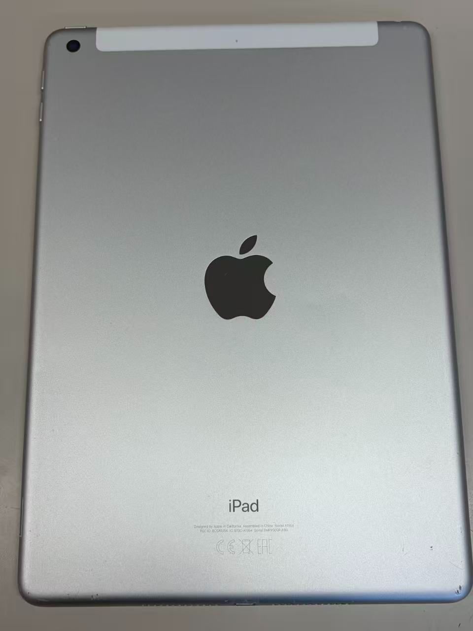 電池78% SIMフリー iPad (第6世代) 128GB シルバー 訳アリ品 - メルカリ